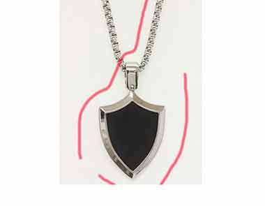 best jewelry locket & chain retouching service